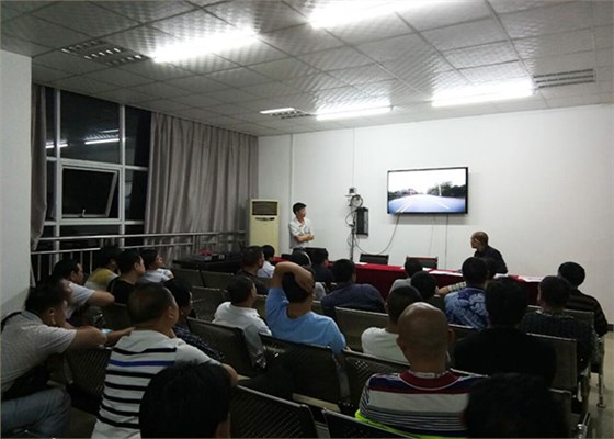 郴汽集團永興分公司，全面?zhèn)鋺?zhàn)&ldquo;安全生產(chǎn)月&rdquo;&ldquo;安全生產(chǎn)萬里行&rdquo;活動