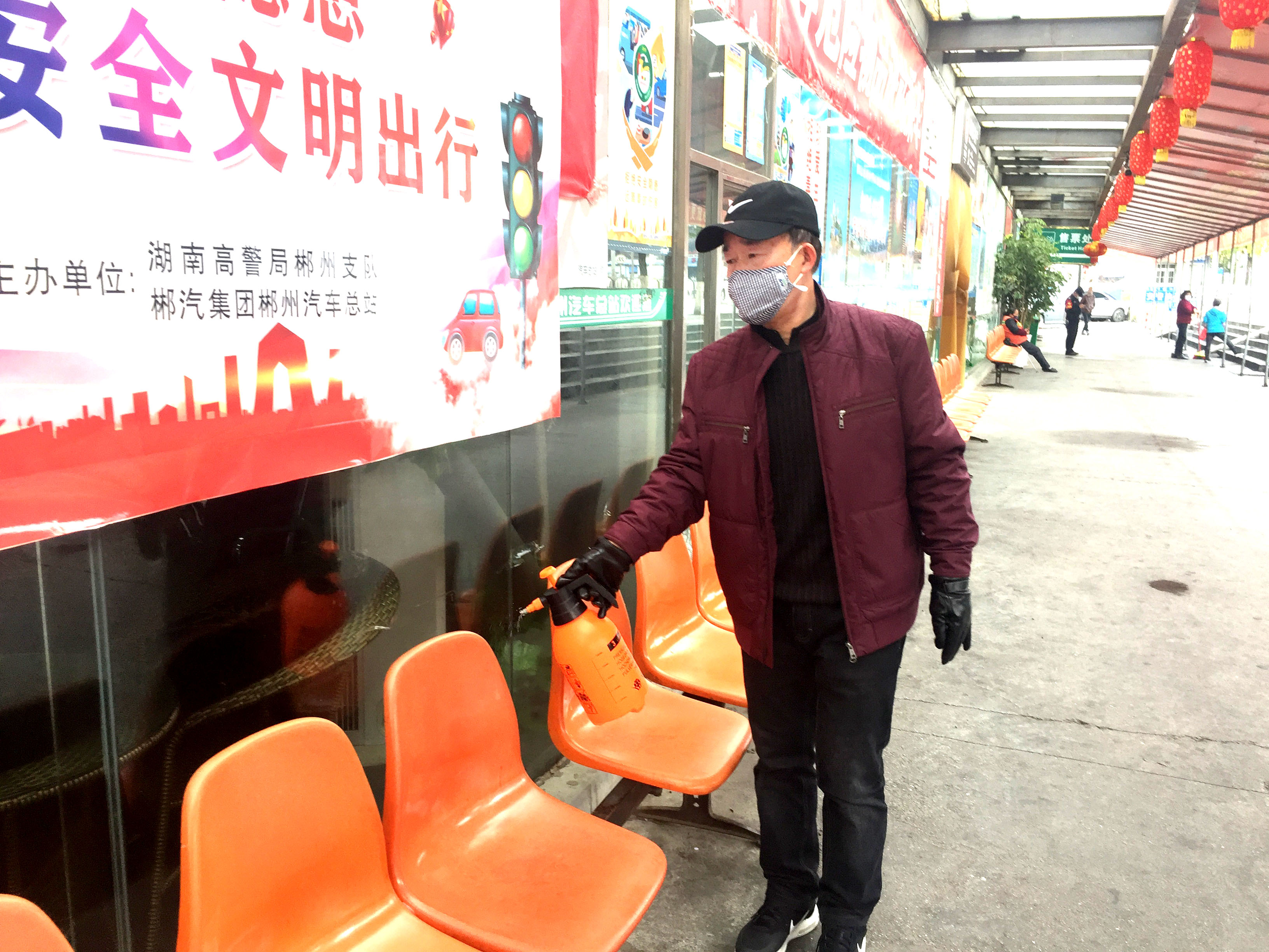 戰(zhàn)疫中的堅(jiān)守者——丁新光 戰(zhàn)疫中的堅(jiān)守者——丁新光