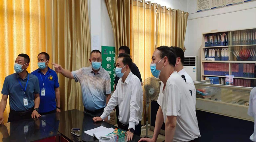 吳巨培一行蒞臨城際大巴站檢查指導(dǎo)工作 吳巨培一行蒞臨城際大巴站檢查指導(dǎo)工作